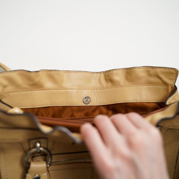 Vintage Coach "Penelope" Pebbled Shoulder Handbag - Picture 11 of 16